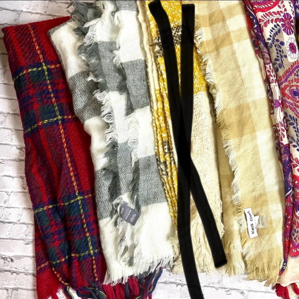 Bundle Lot of 7 Scarves Fall Winter Aerie Cozy Knit Warm Plaid - Picture 2 of 6